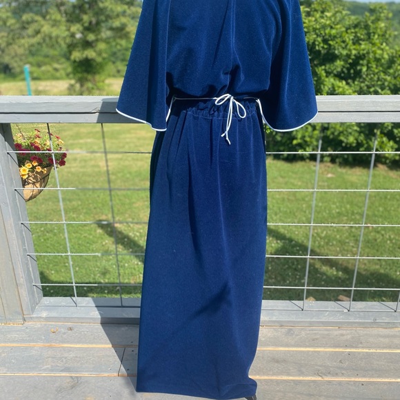 COPY - Vanity fair vintage butterfly sleeve velour maxi/dress/robe size medium - Picture 7 of 12